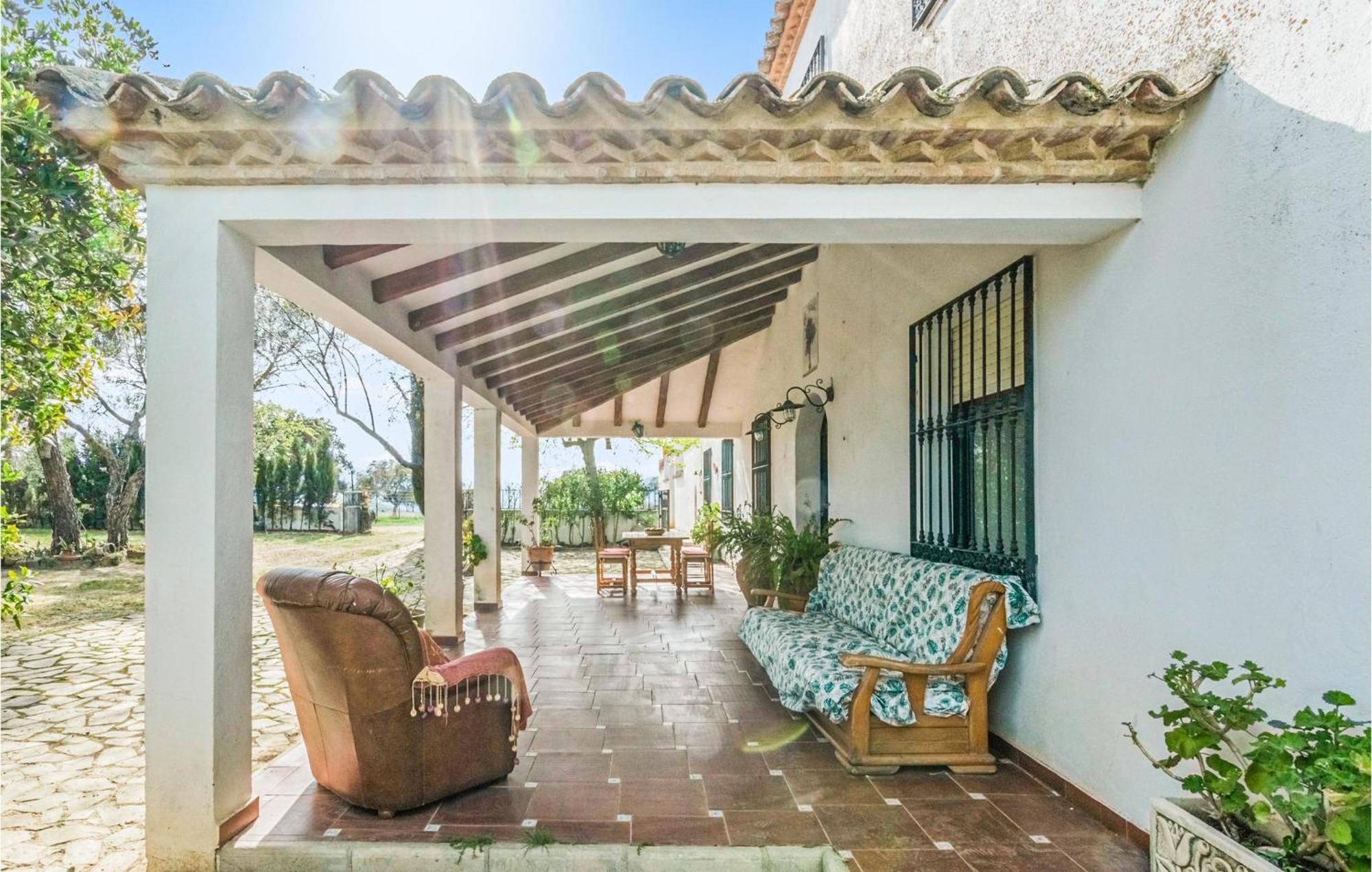 Gorgeous Home In Aldeaquemada With Swimming Pool 외부 사진