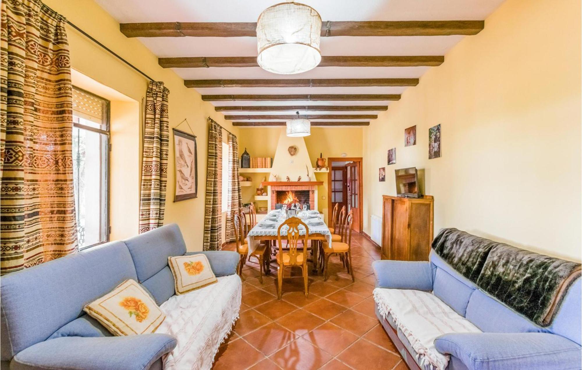 Gorgeous Home In Aldeaquemada With Swimming Pool 외부 사진