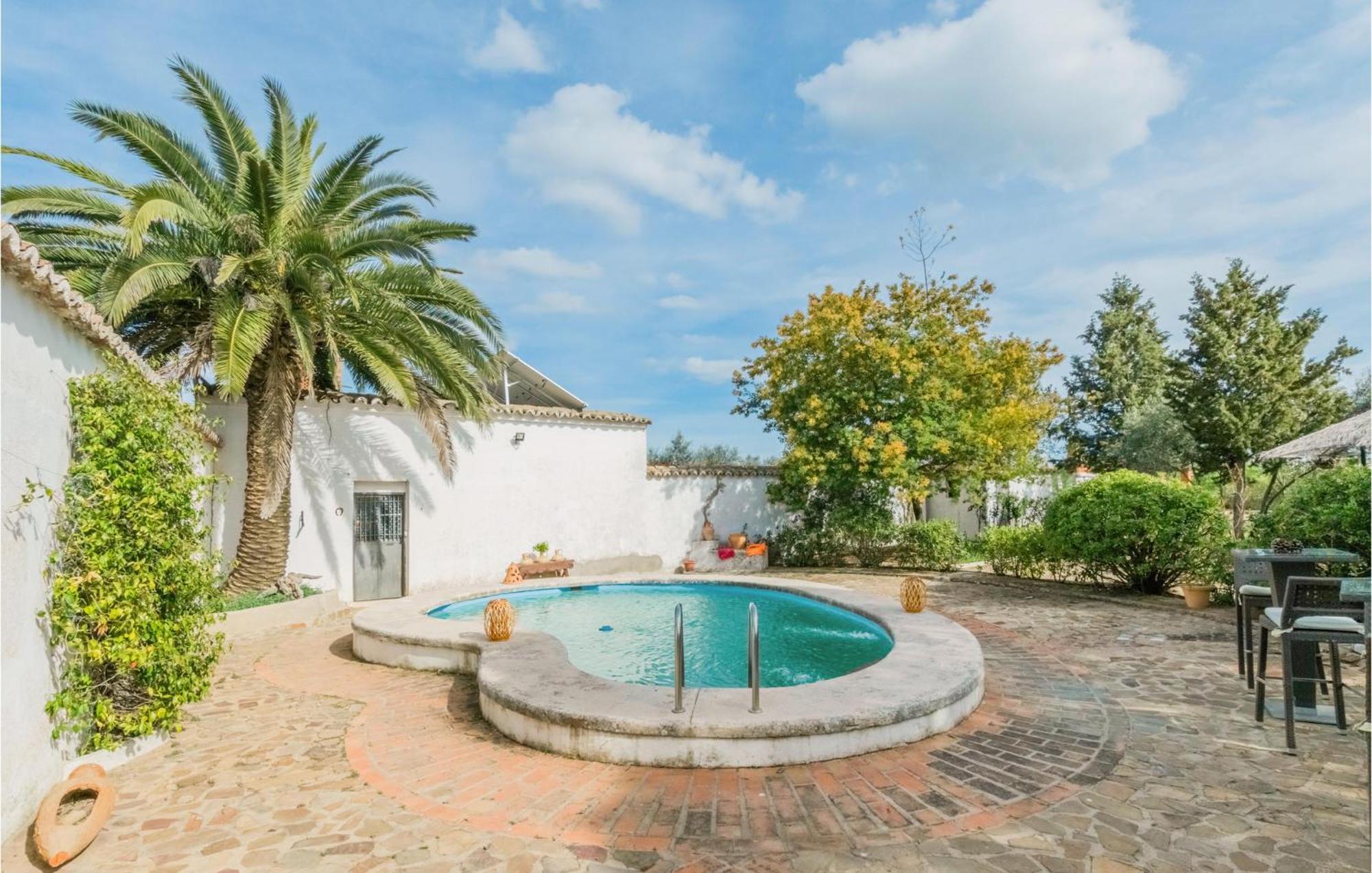 Gorgeous Home In Aldeaquemada With Swimming Pool 외부 사진