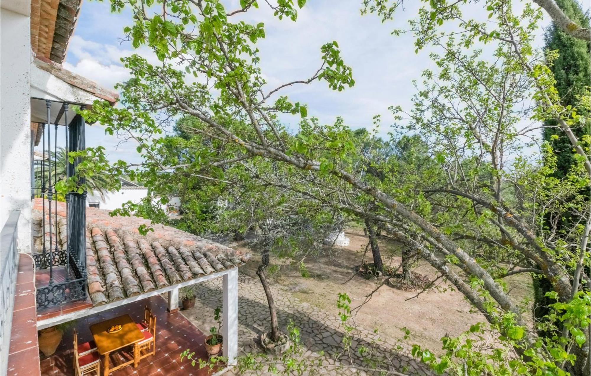 Gorgeous Home In Aldeaquemada With Swimming Pool 외부 사진