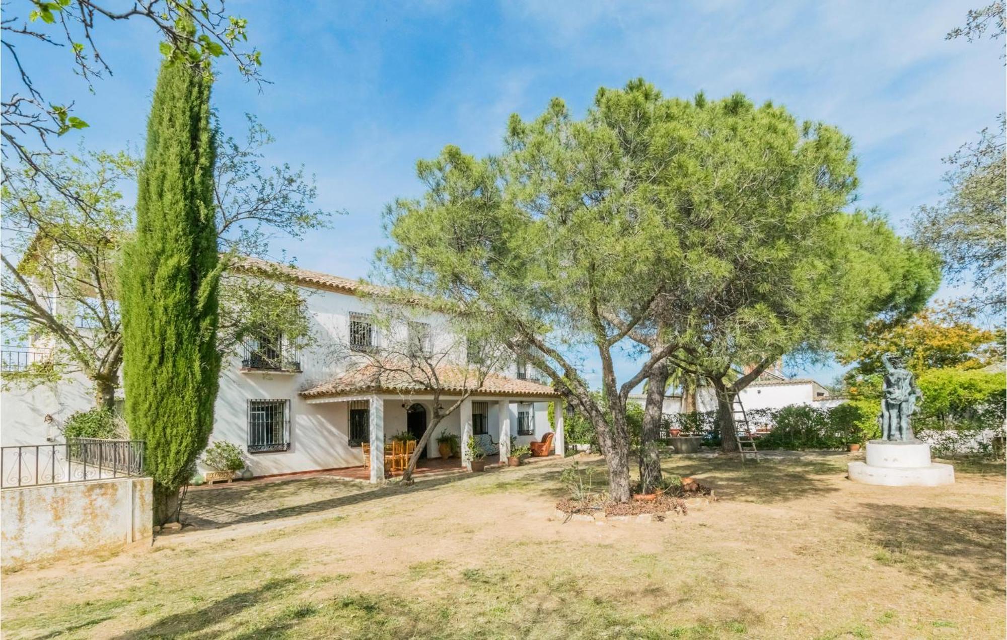 Gorgeous Home In Aldeaquemada With Swimming Pool 외부 사진
